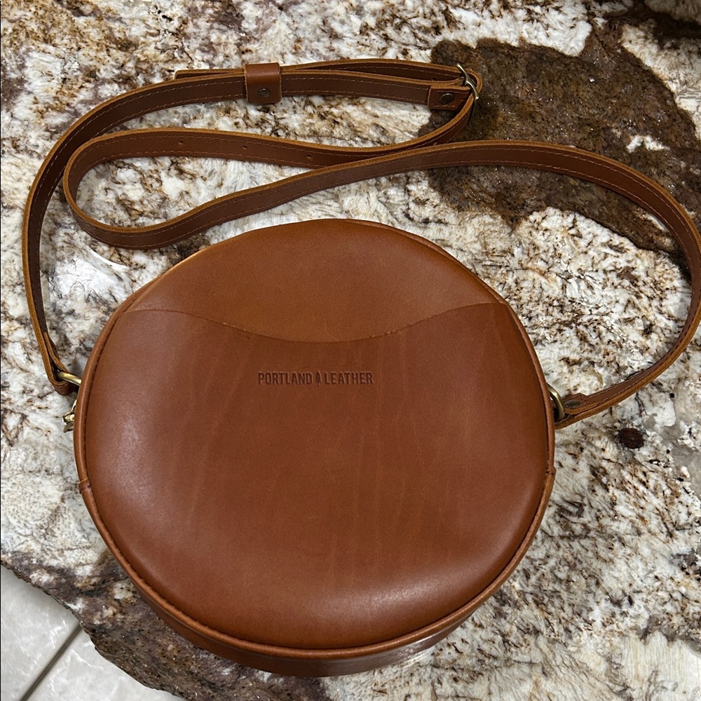 Portland Leather Circular Tan Crossbody